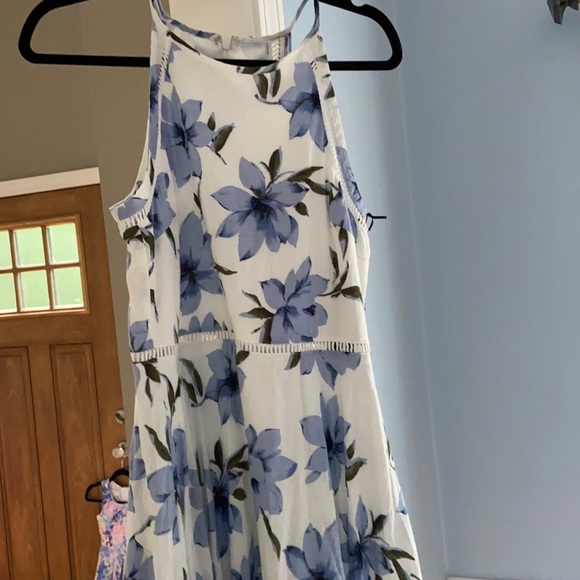 Lulus blue and white floral dress. - Picture 1 of 3